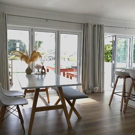 Bright & Comfy Stay In Newly Renovated Home With Parking Auckland Exterior photo