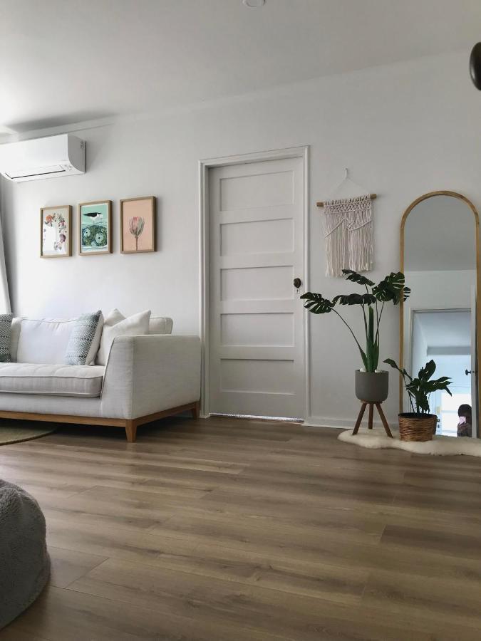 Bright & Comfy Stay In Newly Renovated Home With Parking Auckland Exterior photo