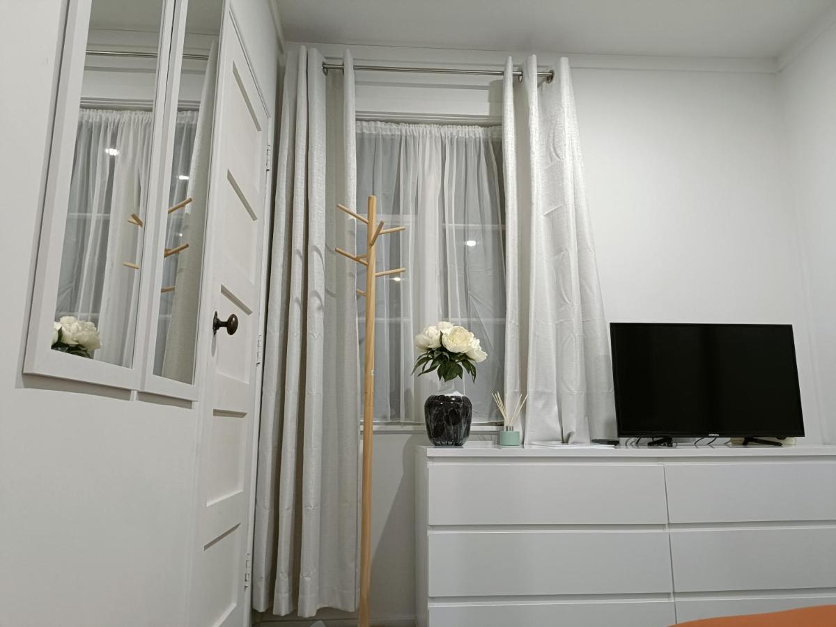 Bright & Comfy Stay In Newly Renovated Home With Parking Auckland Exterior photo